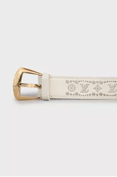 Perforated leather belt