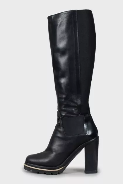 Leather boots with block heel