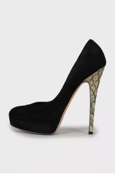 Suede shoes with decorated heels