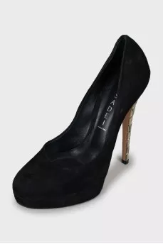Suede shoes with decorated heels