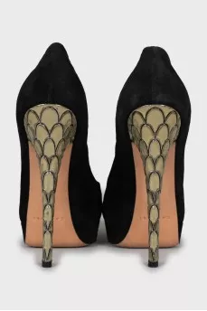 Suede shoes with decorated heels