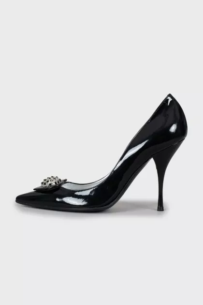 Patent leather shoes with decor and rhinestones