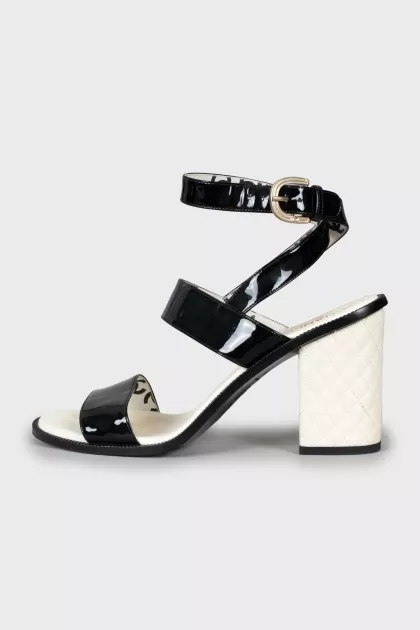 Leather sandals with quilted heel