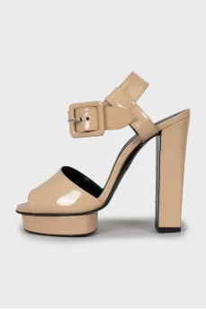 Beige patent leather sandals