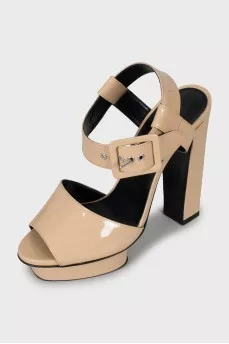Beige patent leather sandals