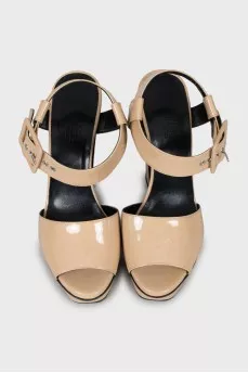 Beige patent leather sandals