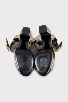 Beige patent leather sandals