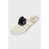 Rubber slides with accent details
