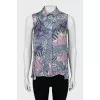 Sleeveless A-line blouse
