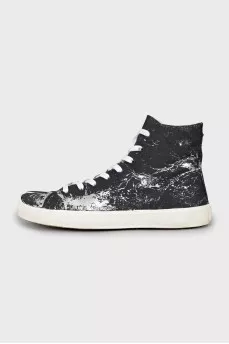 Men's sneakers with split toe and tag
