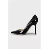 Patent black pointed toe shoes