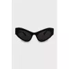 Black oval sunglasses
