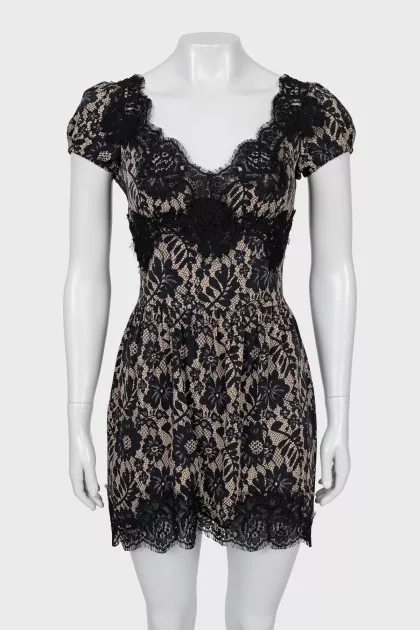 Short sleeve dress with lace