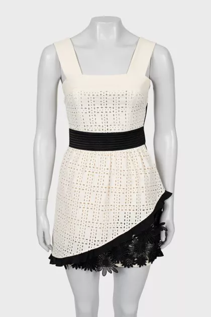 Fitted dress with straps