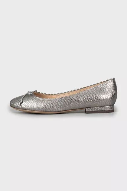 Silver ballerinas with embossed leather