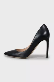 Black shoes with removable straps