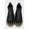 Leather boots with accent sole