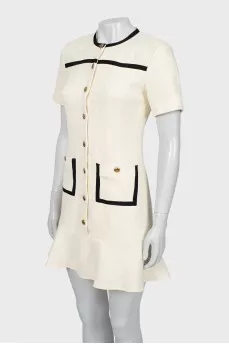 Fitted dress with contrast seams