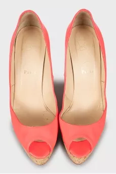 Patent leather wedge shoes
