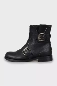 Leather boots with silver decor