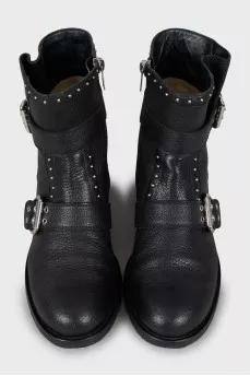 Leather boots with silver decor