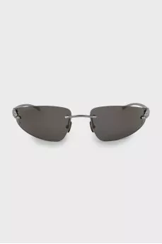 Sunglasses with silver temples