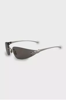 Sunglasses with silver temples