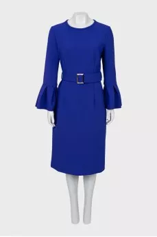 Fitted dress with belt