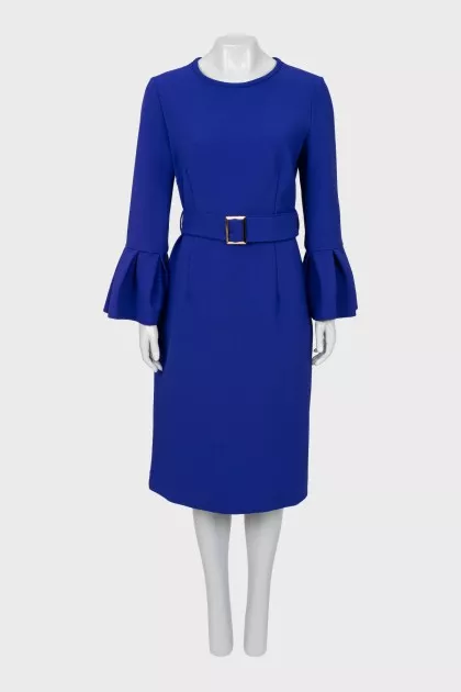 Fitted dress with belt