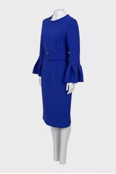 Fitted dress with belt