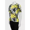 T-shirt in mixed color print