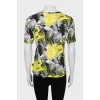 T-shirt in mixed color print