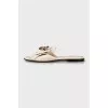 Leather slippers with decor