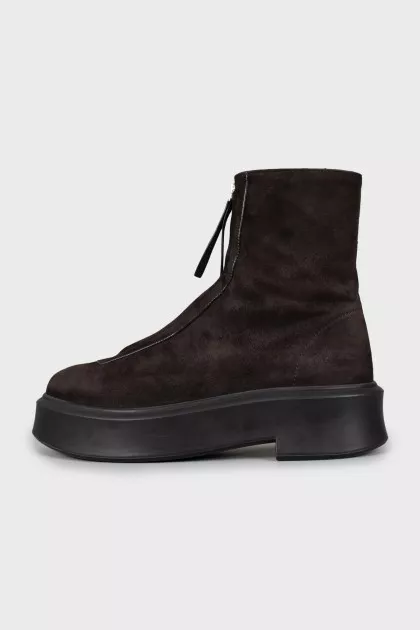 Chunky suede boots