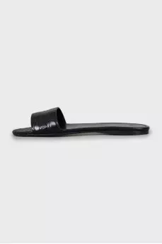 Шлепанцы с тиснением на коже