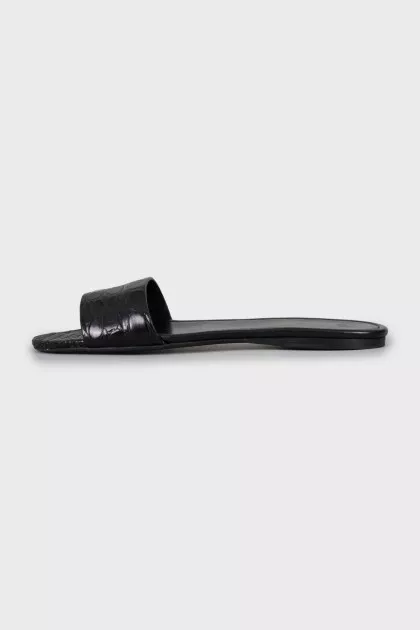 Flip-flops with embossed leather