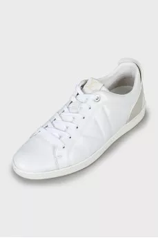 Men's sneakers with embossed logo