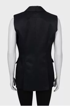 Fitted vest with patch pockets