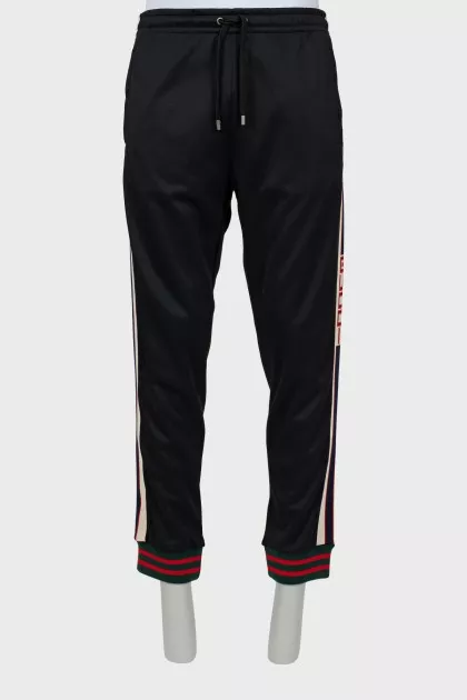 Men's sports pants with tag