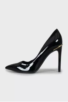 Patent leather stiletto pumps