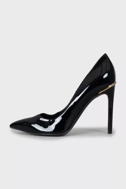 Patent leather stiletto pumps
