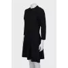 Fitted dress decorated with lace