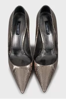 Silver pointed toe shoes