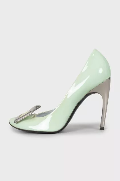 Patent leather shoes with metal heels