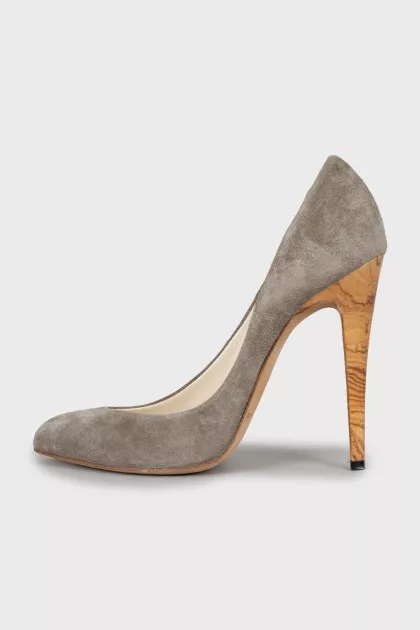 Suede shoes with wooden heels