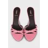 Leather sandals with contrast stitching