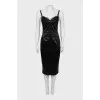Dress with straps decorated with lace