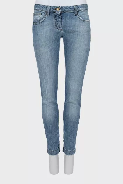 Skinny jeans with zips at the bottom