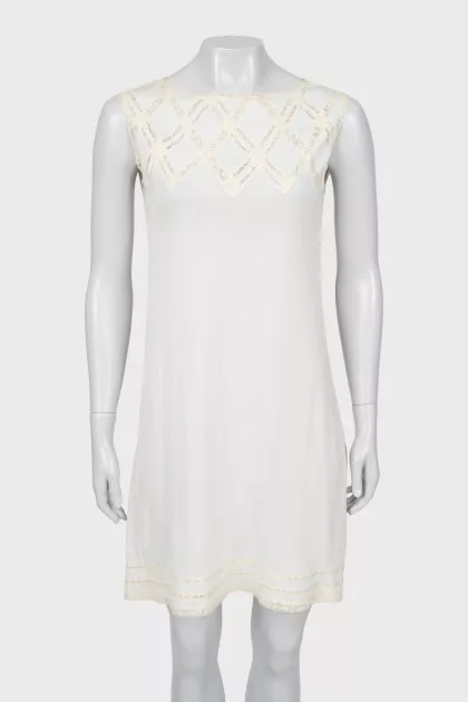 A-line dress decorated with lace