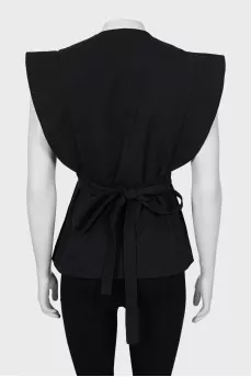 Fitted vest with tag